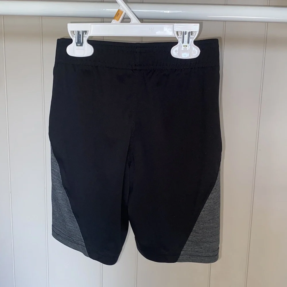 Jumping beans Pokémon active shorts size 5 - Picture 2 of 3
